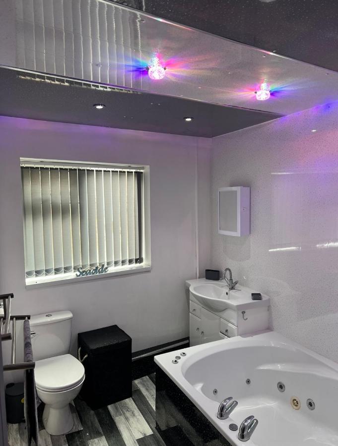 Sea View Lavish Apartment Sky Tv Whirlpool Bath Huge Balcony Newly Refurbished Bridlington Exterior foto