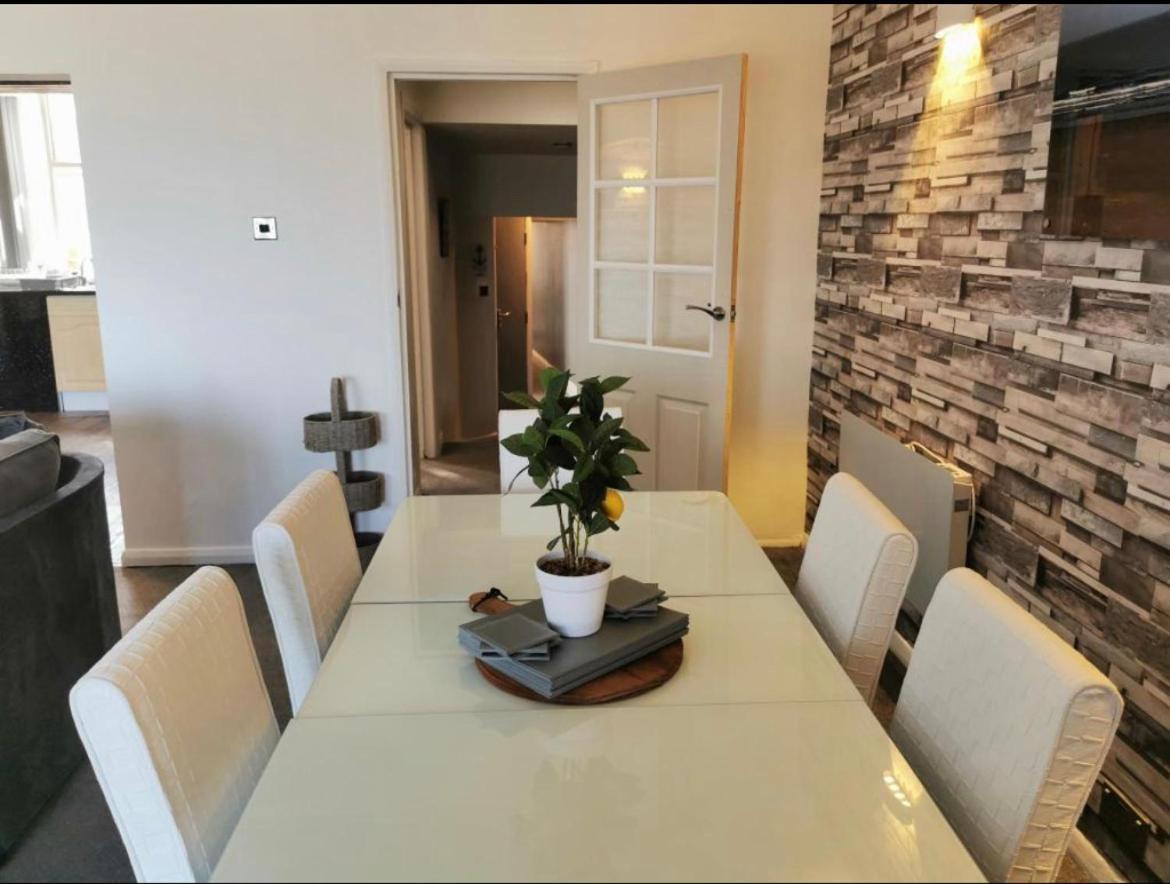 Sea View Lavish Apartment Sky Tv Whirlpool Bath Huge Balcony Newly Refurbished Bridlington Exterior foto